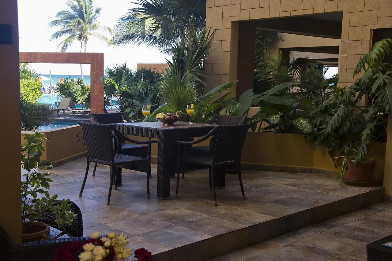 El Faro Ground Level Reef 106 Aparthotel Playa del Carmen