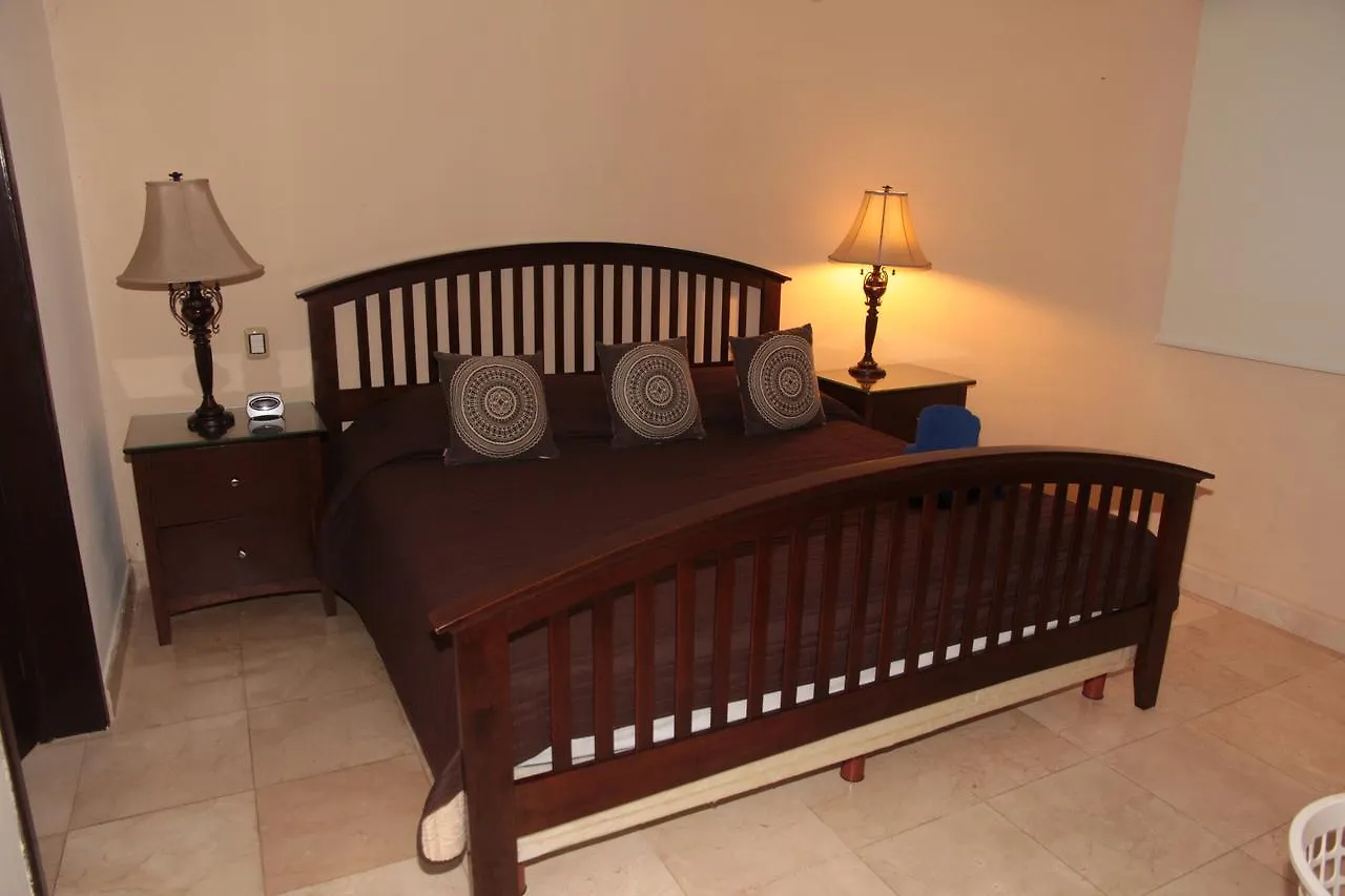 El Faro Ground Level Reef 106 Aparthotel Playa del Carmen